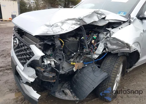 2019 Hyundai Tucson Value z USA, uszkodzony, nr VIN KM8J3CA40KU071883